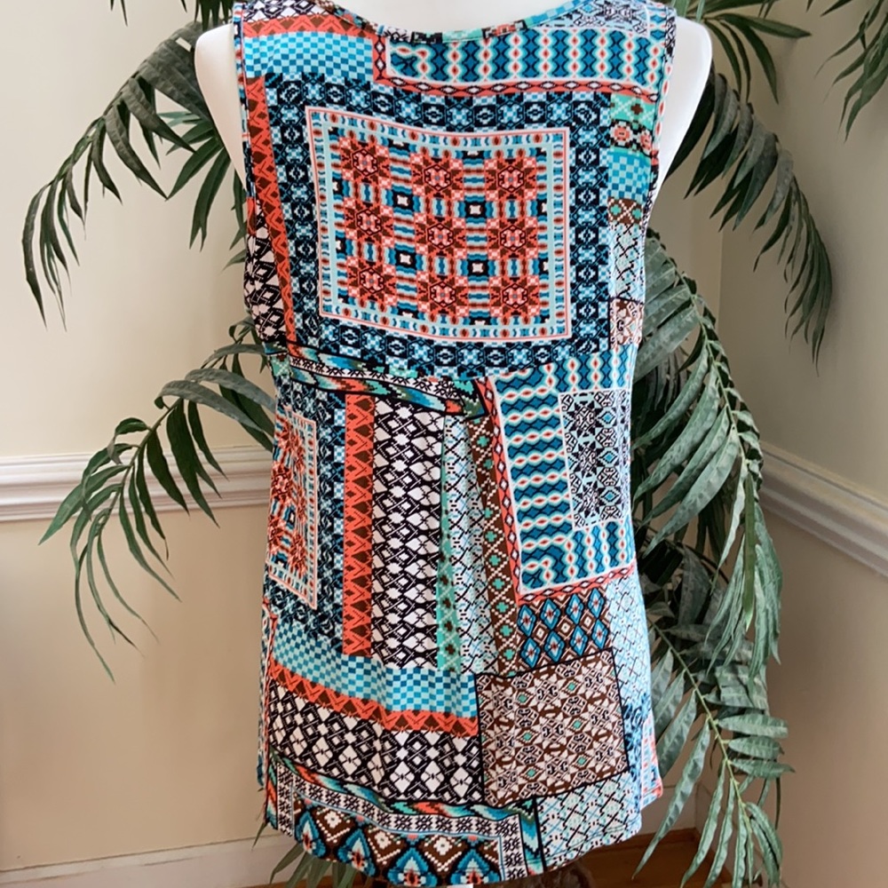 Soft sleeveless top w/southwest colors!